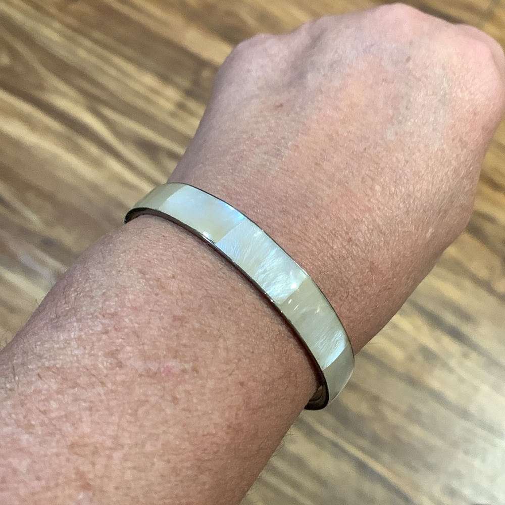 Pretty bangle bracelet - Picture 2 of 5